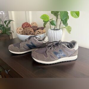 New Balance Men's Brown and Navy Sneakers